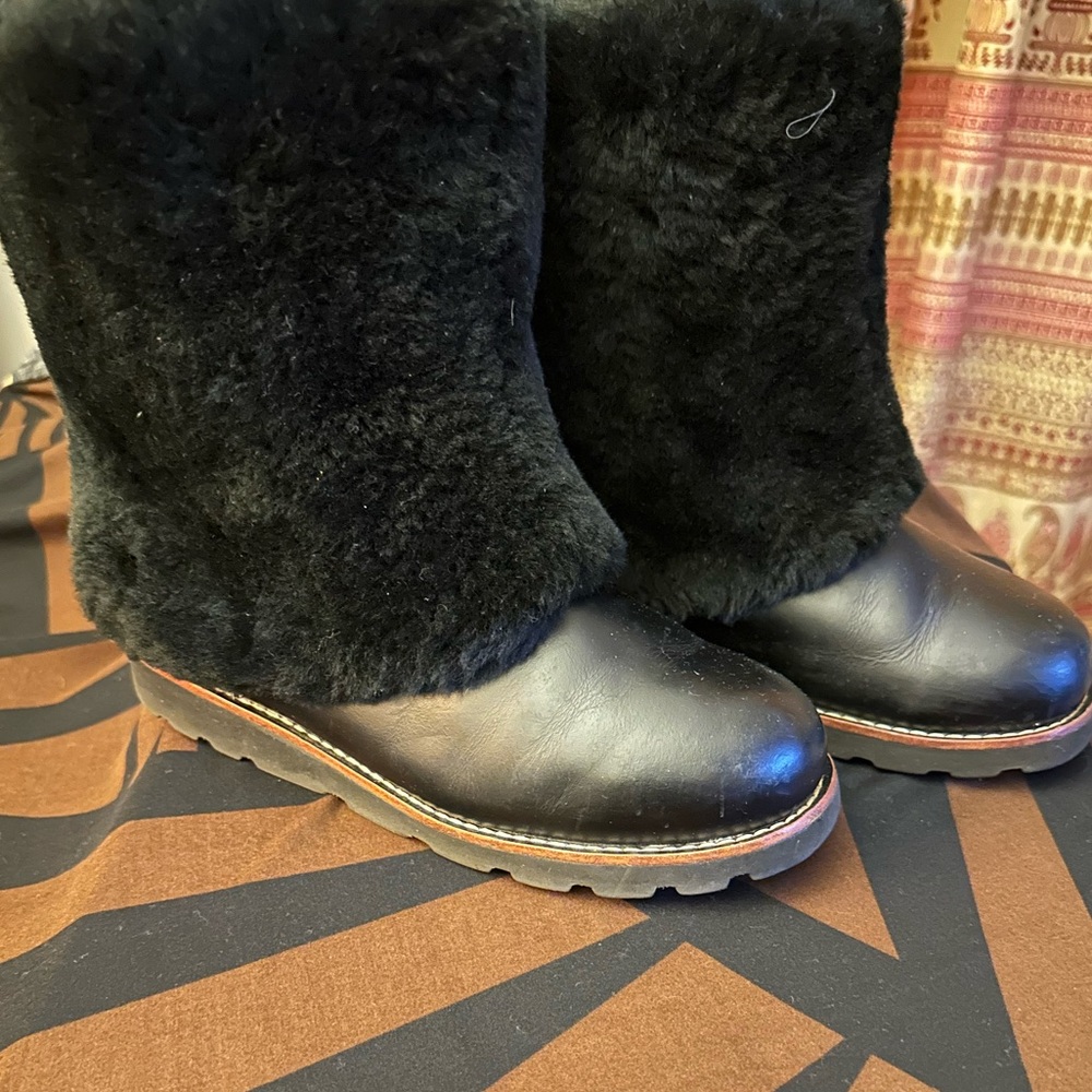 UGG MAYLIN BLACK LEATHER WOMEN BOOTS SIZE US 6  ONE DAY SALE!